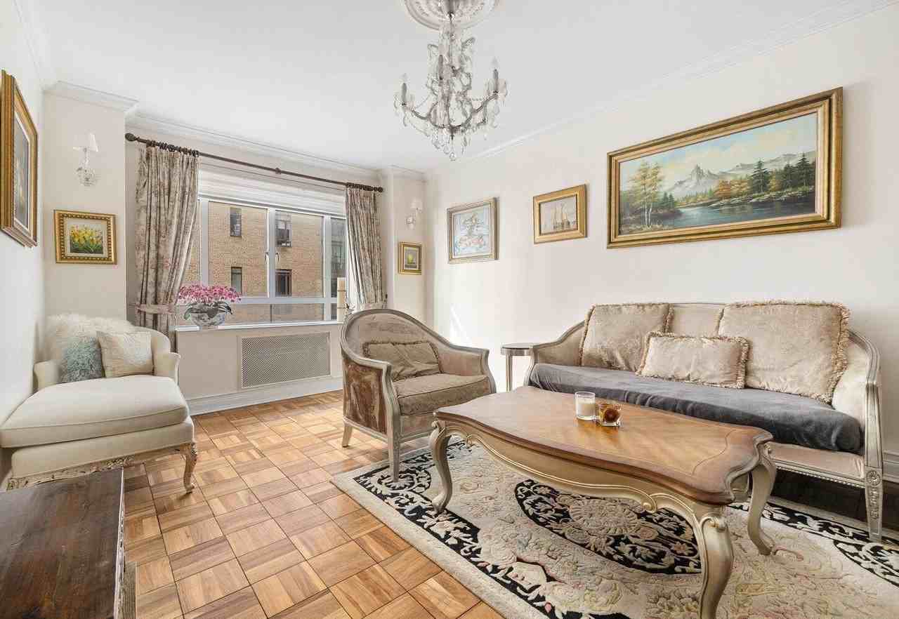 25 Central Park W Apt 12h #12H