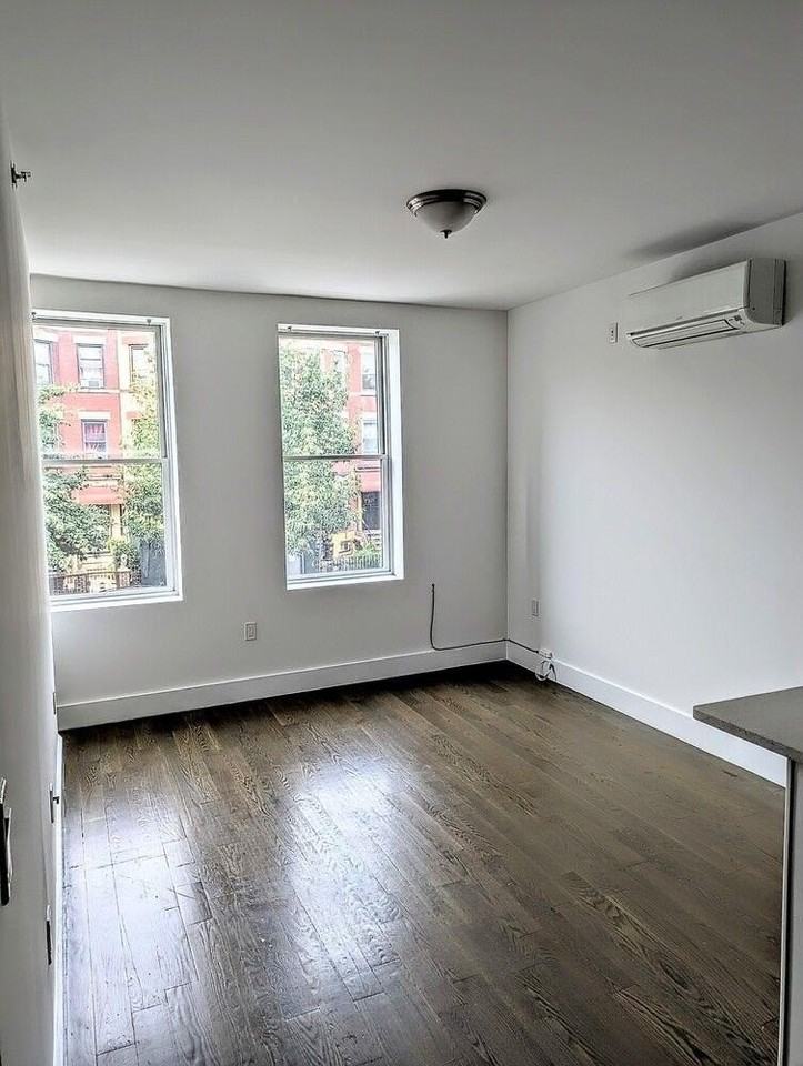 1661 Nostrand Ave Apt 2f #2F - Photo 7 of 8