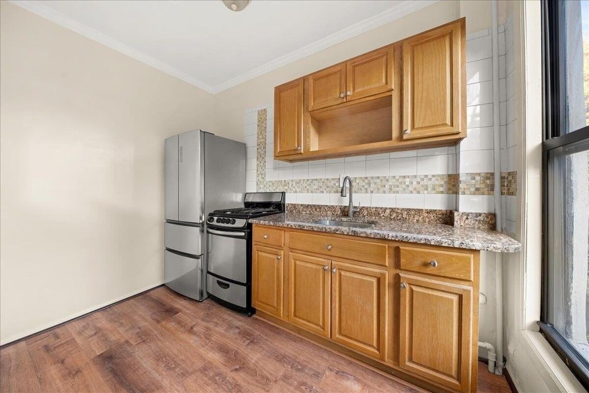 48 Pulaski Street #2 - Photo 4 of 8