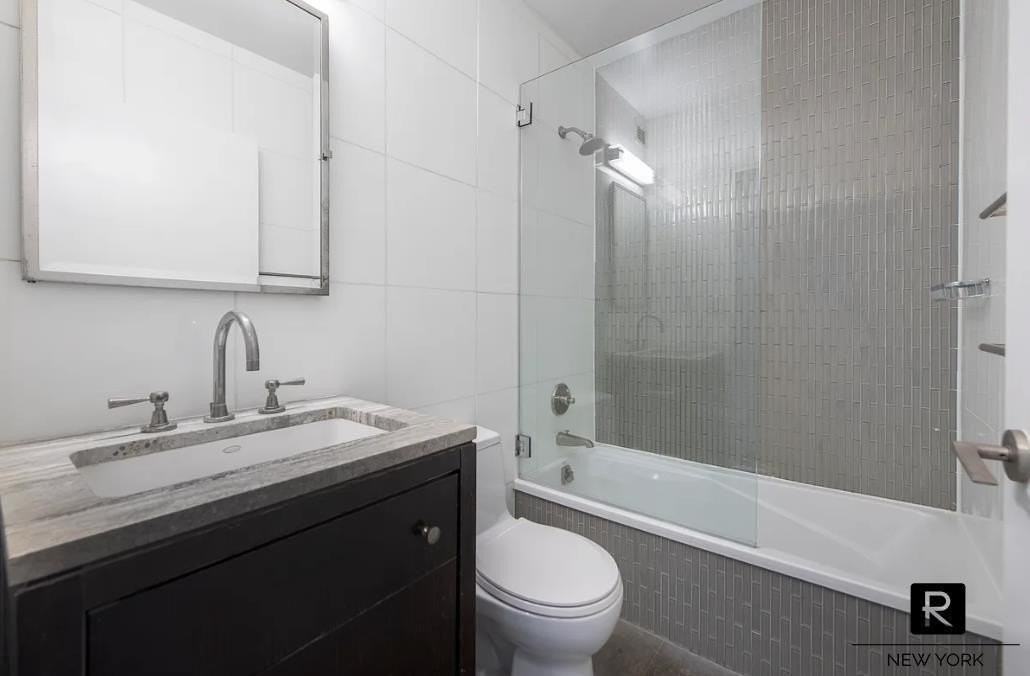 212 E 47th St Apt 31b #31B - Photo 3 of 4