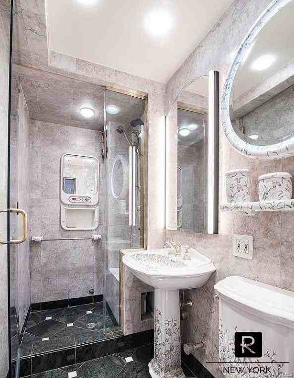 420 East 64th Street #E10D - Photo 6 of 11