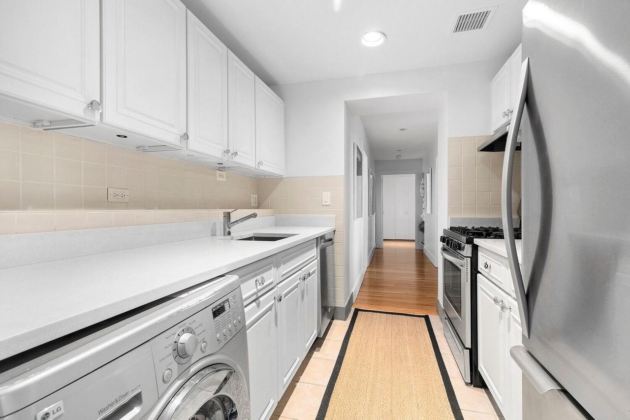 40 East 61st Street #16B - Photo 4 of 10