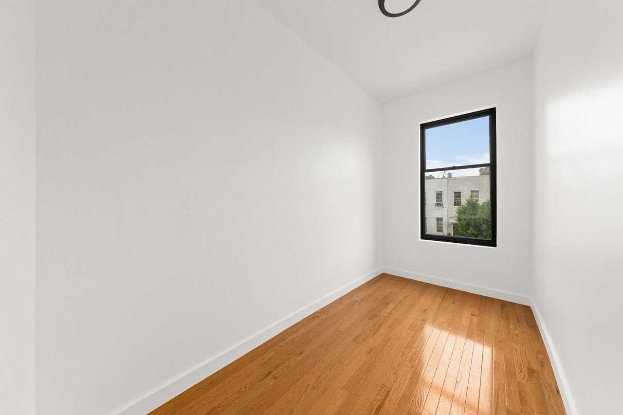 64 De Sales Pl Apt 2 #2 - Photo 5 of 8