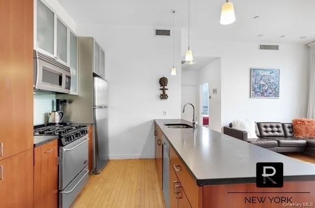 524 Saint Johns Pl Apt 4a #4A - Photo 2 of 5