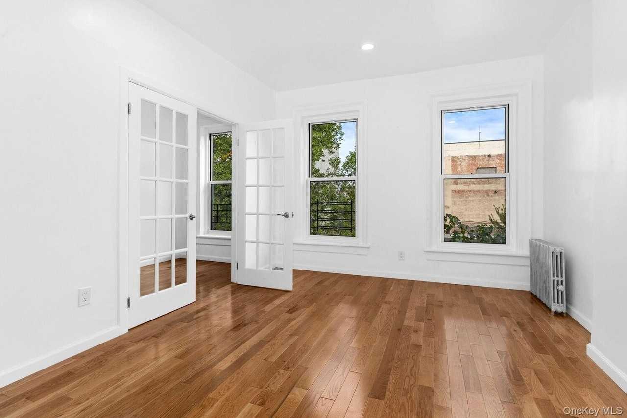 946 Pacific Street #3 - Photo 3 of 5