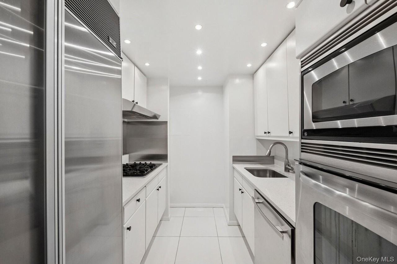 106 Central Park South #26B - Photo 5 of 11