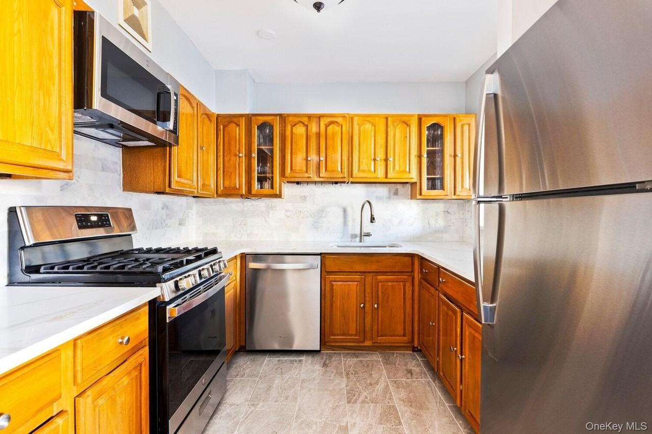 14 Bancroft Pl - Photo 3 of 12