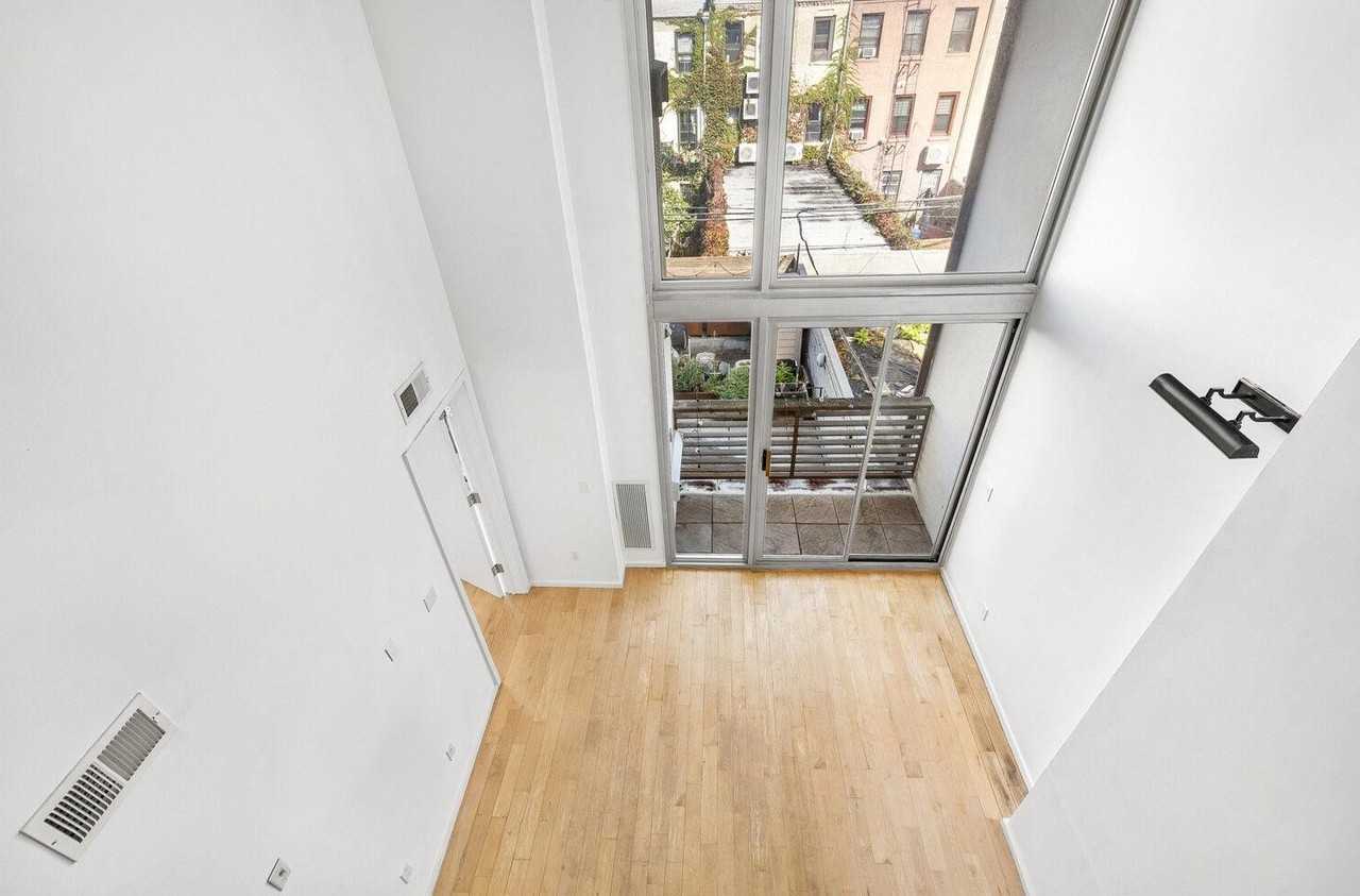 925 Pacific St Apt 204 #204 - Photo 4 of 14