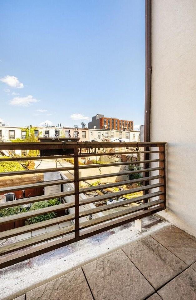 925 Pacific St Apt 204 #204 - Photo 5 of 14