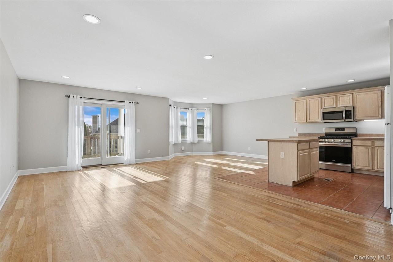 706 Willow Pond Road - Photo 6 of 20