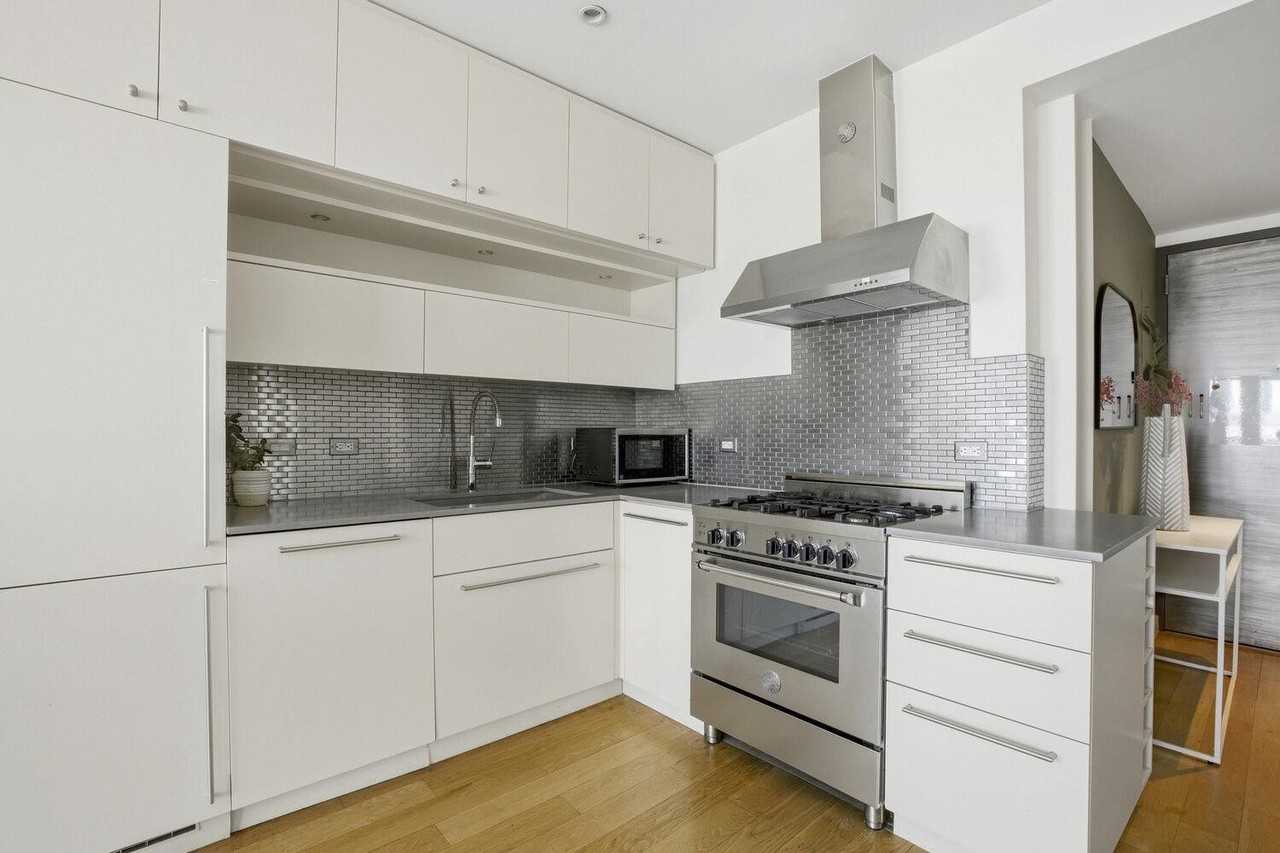 260 N 9th St Apt 3b #3B - Photo 2 of 5