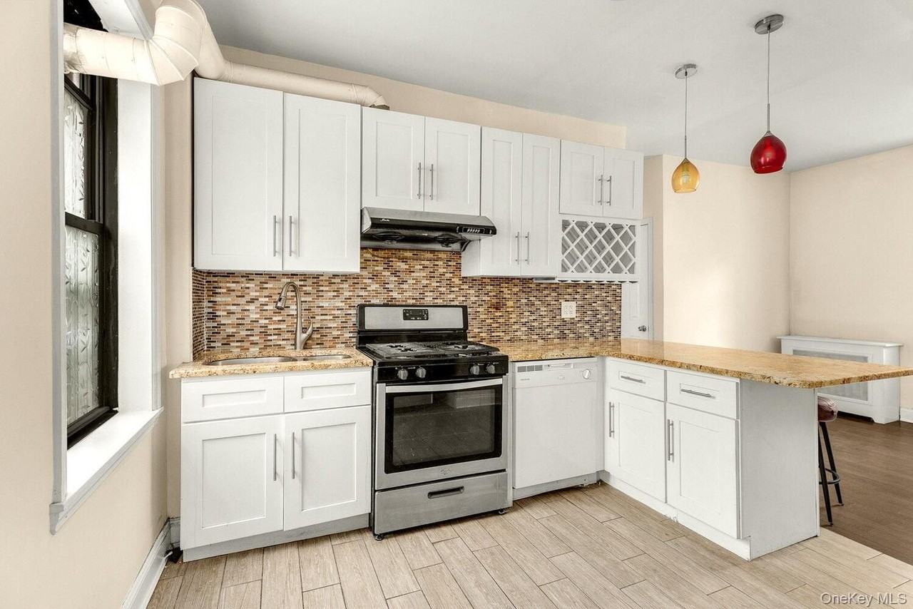 2116 35th St Apt 3g #3G - Photo 4 of 10