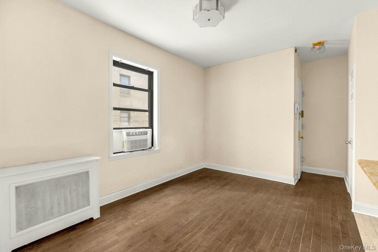 2116 35th St Apt 3g #3G - Photo 6 of 10