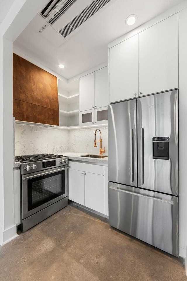 20 Melrose St Apt 3r #3R - Photo 4 of 6