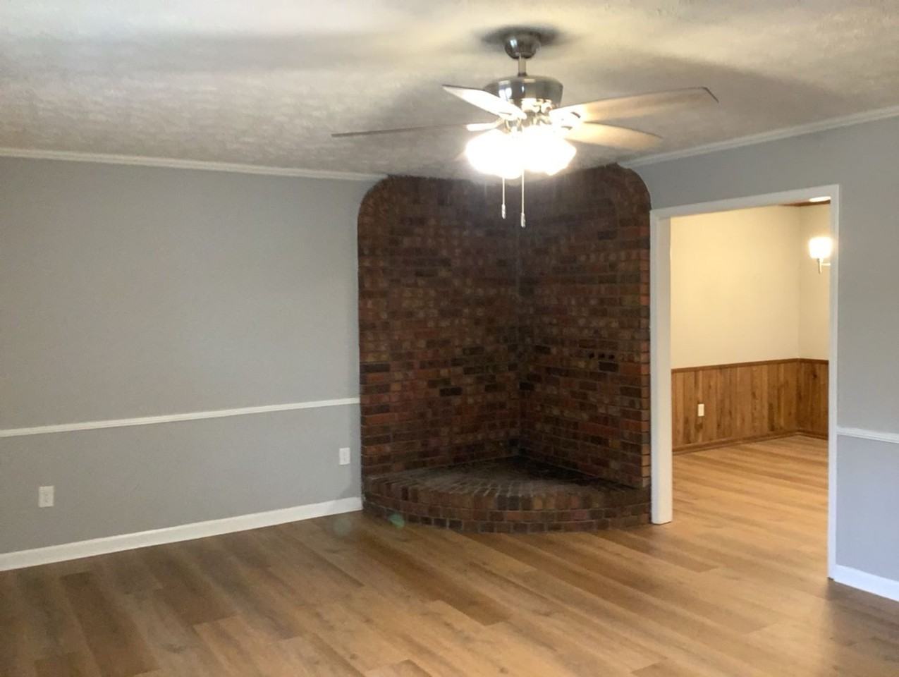 155 Davis Rd - Photo 4 of 29