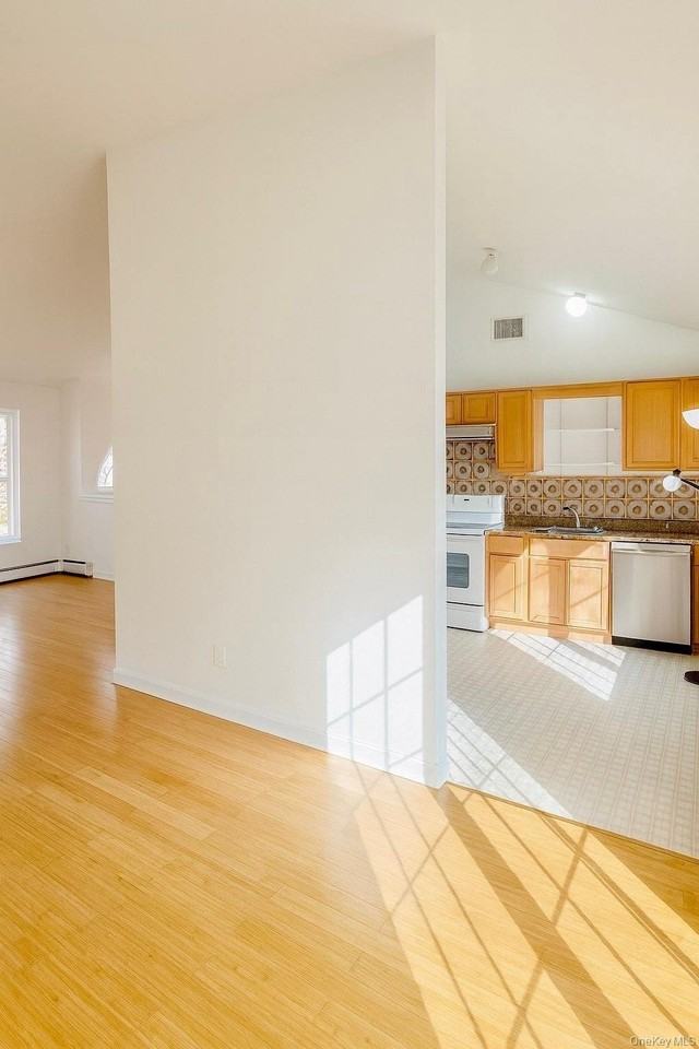 18 Penny Ln - Photo 7 of 23