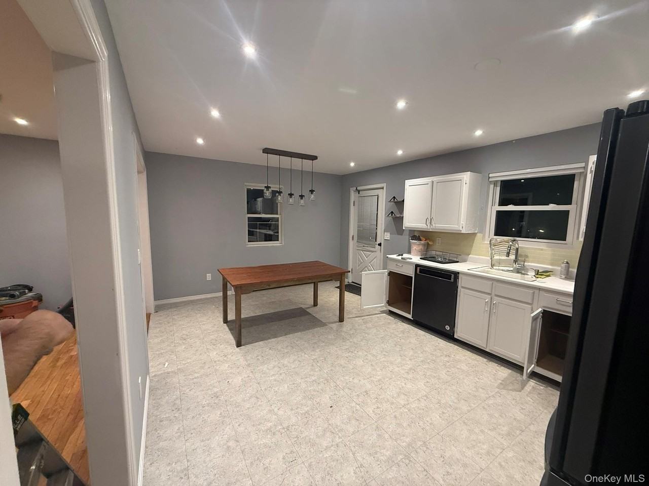 133 Moriches Ave - Photo 6 of 14