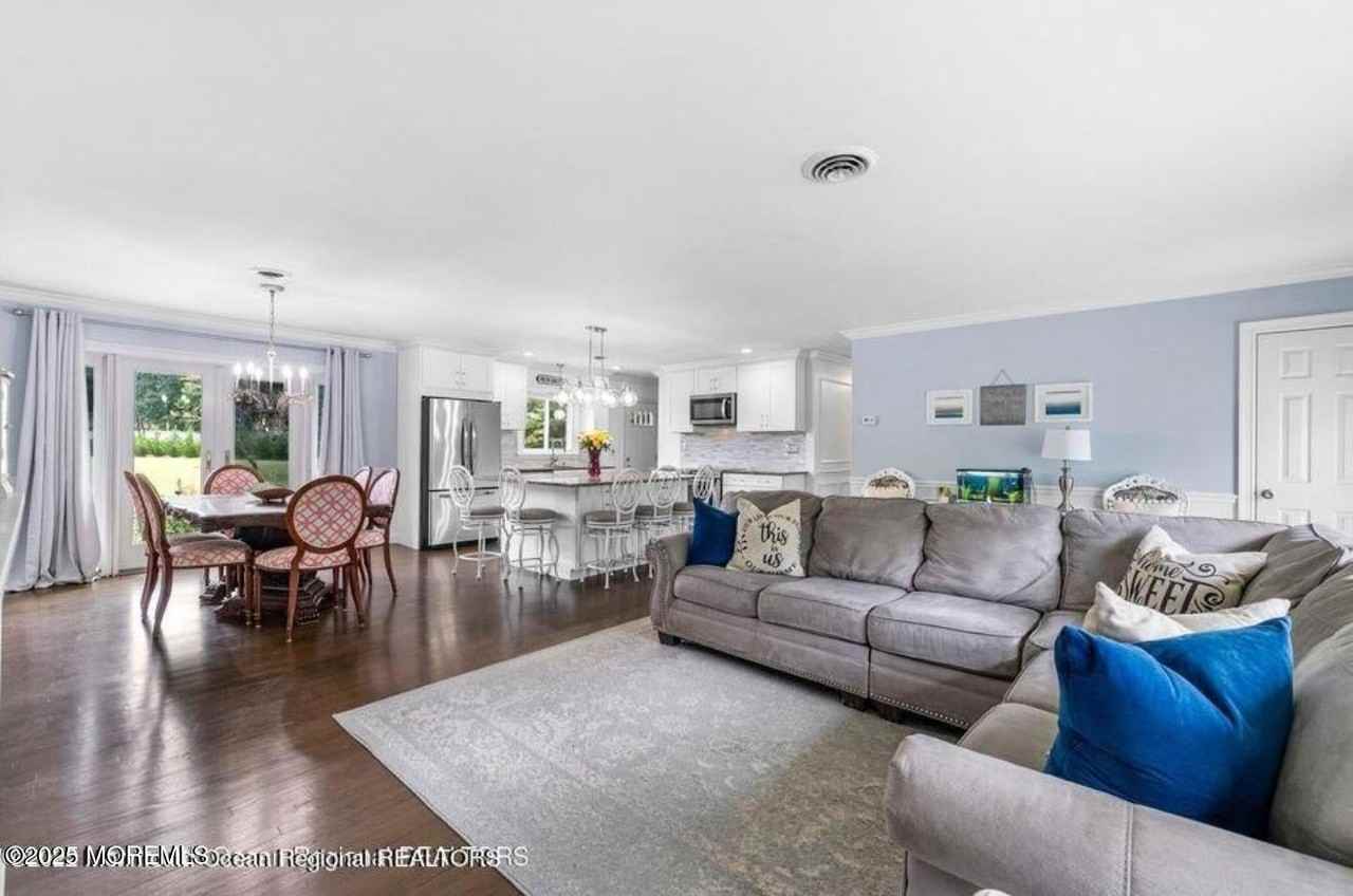 545 Cassville Rd - Photo 3 of 22