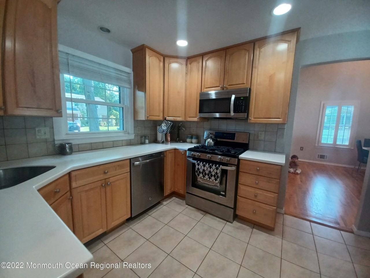 1002 Beverly Avenue - Photo 2 of 11