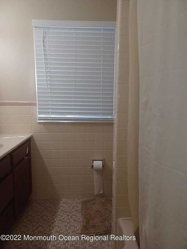 1002 Beverly Avenue - Photo 6 of 11