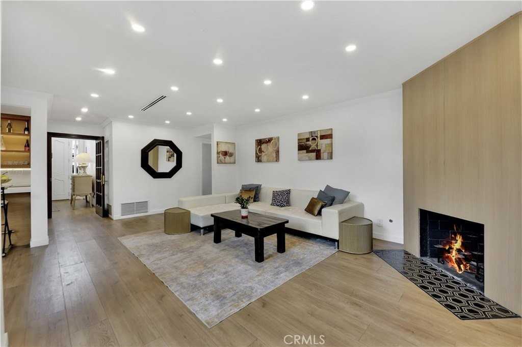 6409 Graves Ave - Photo 6 of 50