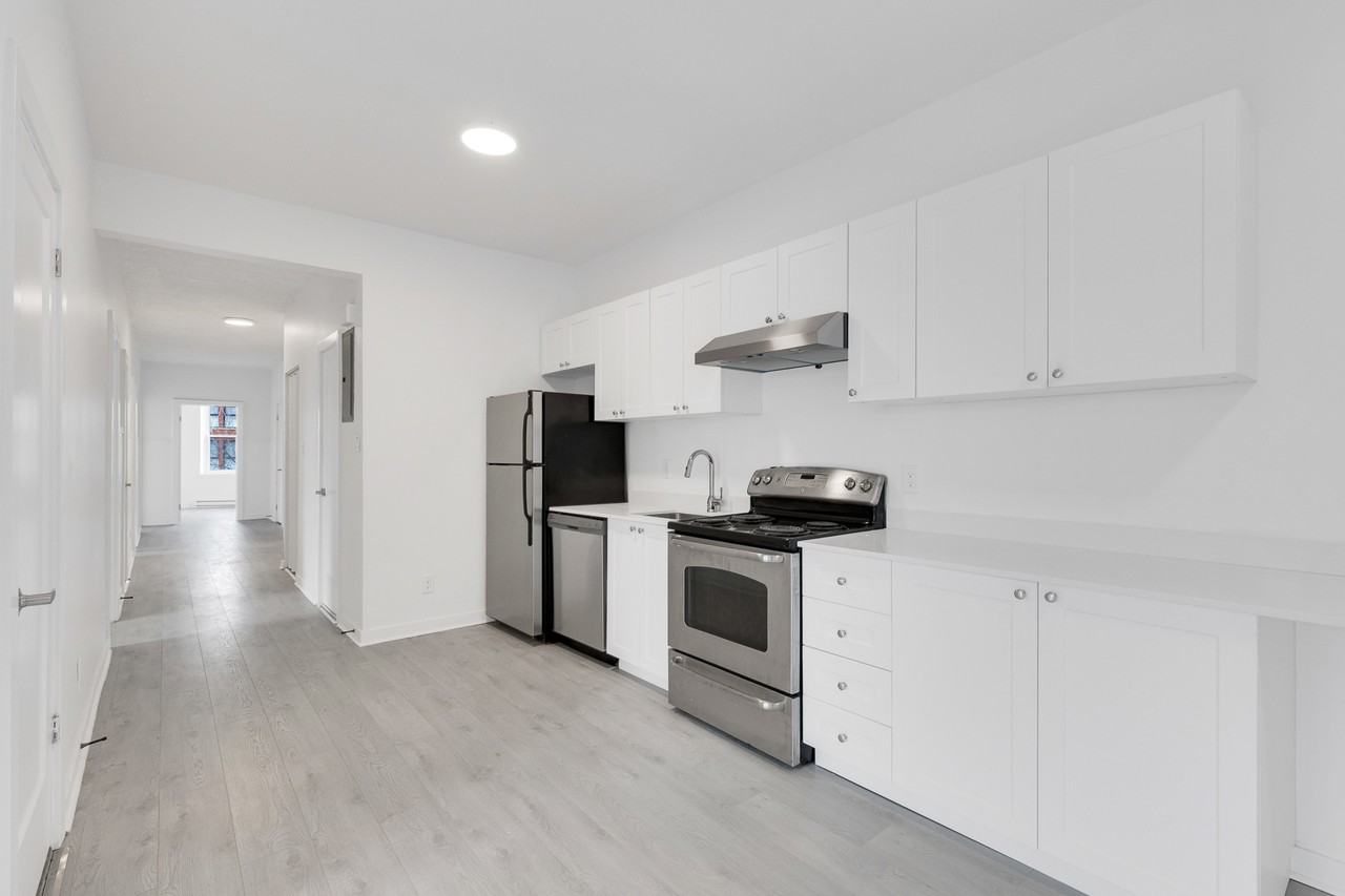 5870 Rue Sherbrooke Ouest #5 - Photo 4 of 14