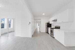 featured image of 5870 Rue Sherbrooke Ouest #5