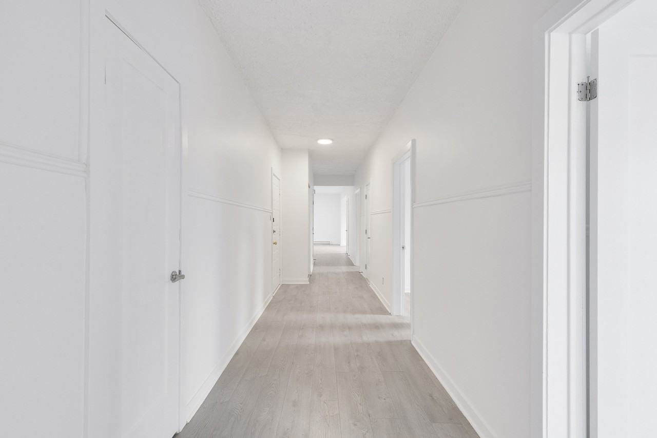 5870 Rue Sherbrooke Ouest #5 - Photo 3 of 14