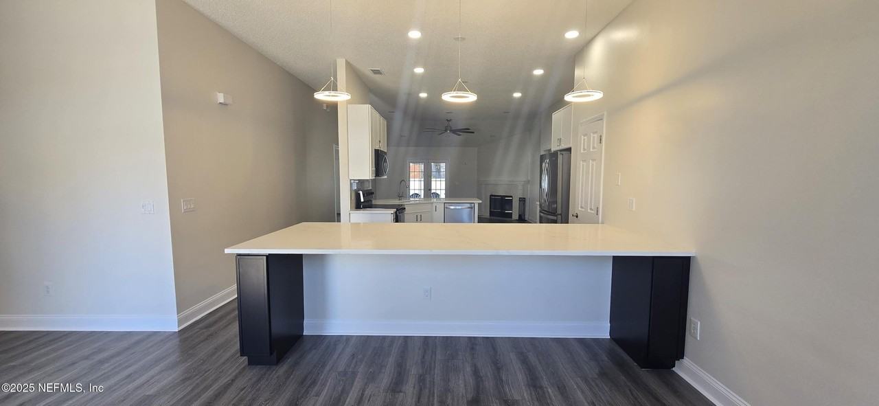 11579 Alexis Forest Dr E - Photo 3 of 30