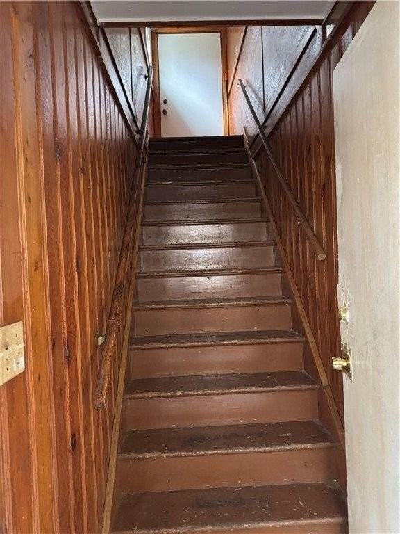 196 4th St - Photo 2 of 10