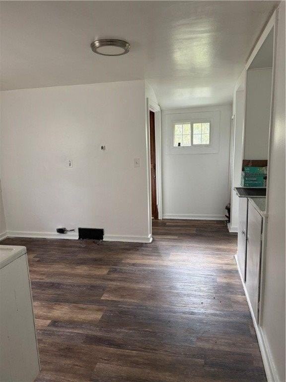 196 4th St - Photo 4 of 10