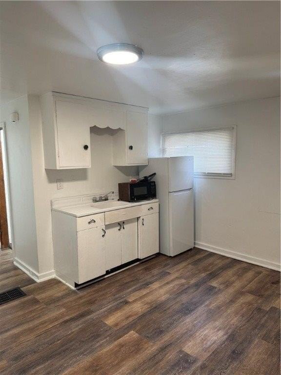 196 4th St - Photo 5 of 10