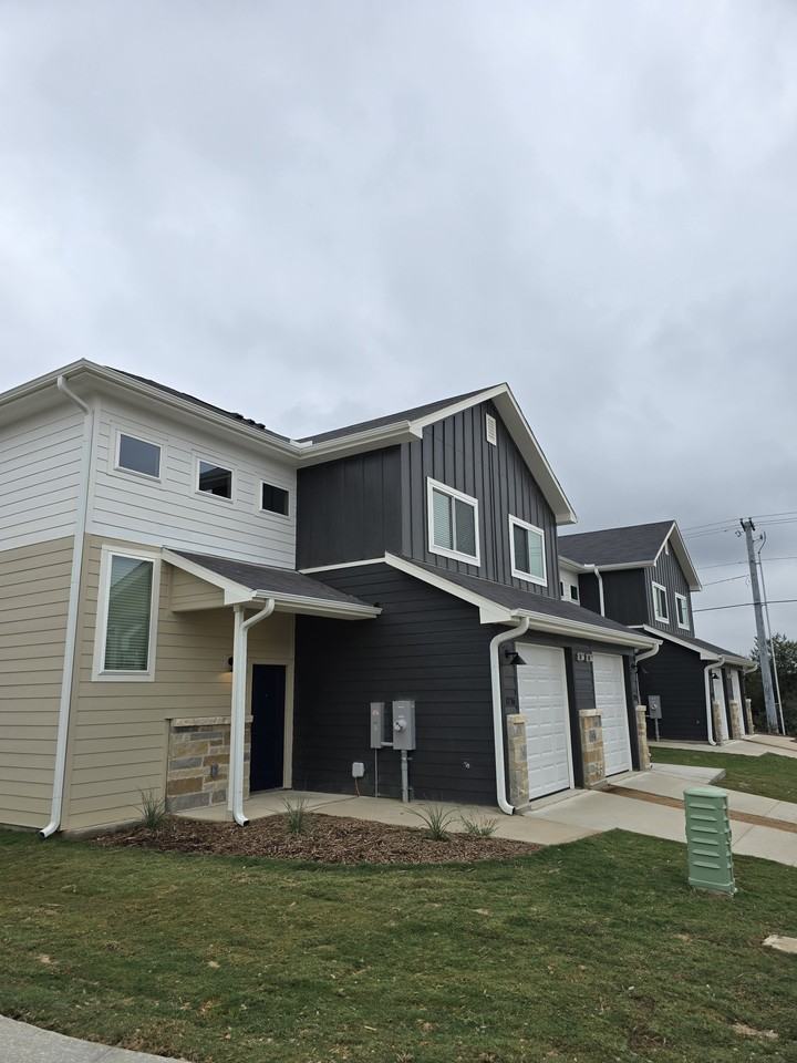 Oak Wind & Oak Sprawl #4-2 - Photo 3 of 23