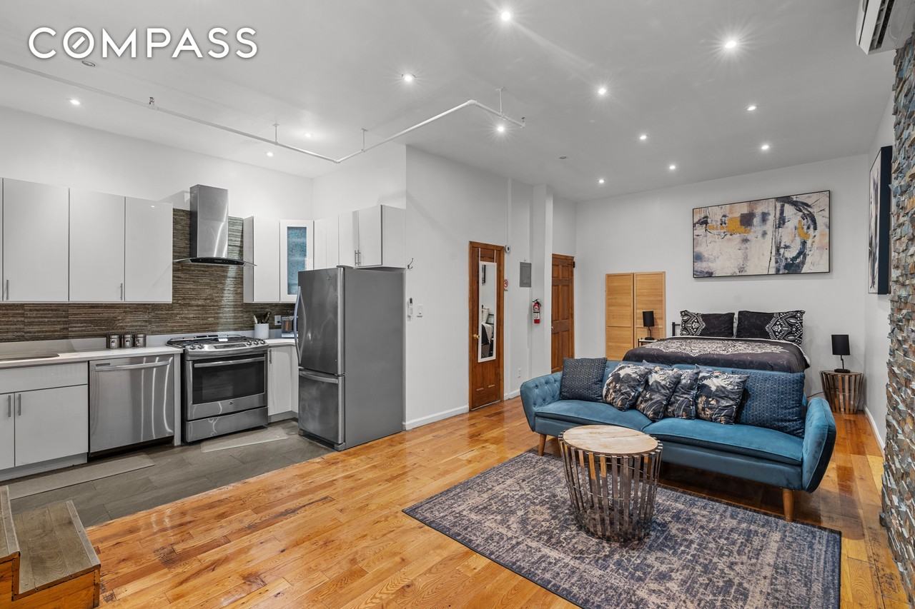 595 Greene Ave #2R - Photo 2 of 8