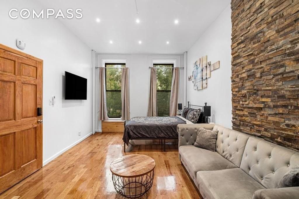 595 Greene Ave #2F - Photo 5 of 9