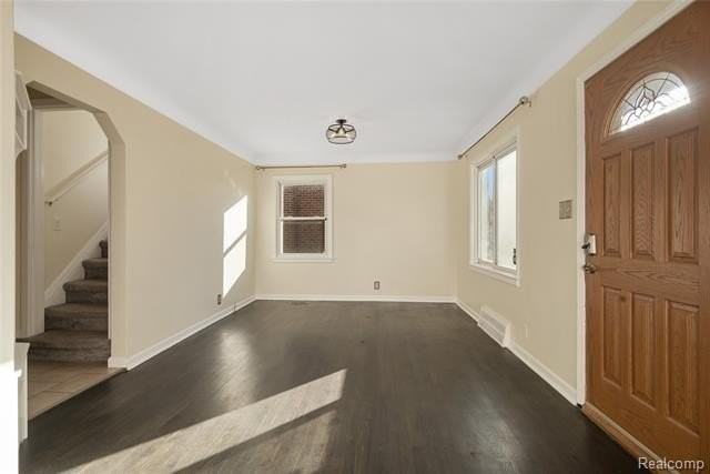 2956 N Alexander Ave - Photo 3 of 25