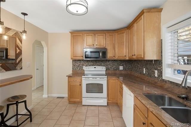 2956 N Alexander Ave - Photo 5 of 25