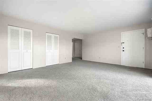 2859 E Maple Rd #15 - Photo 3 of 18