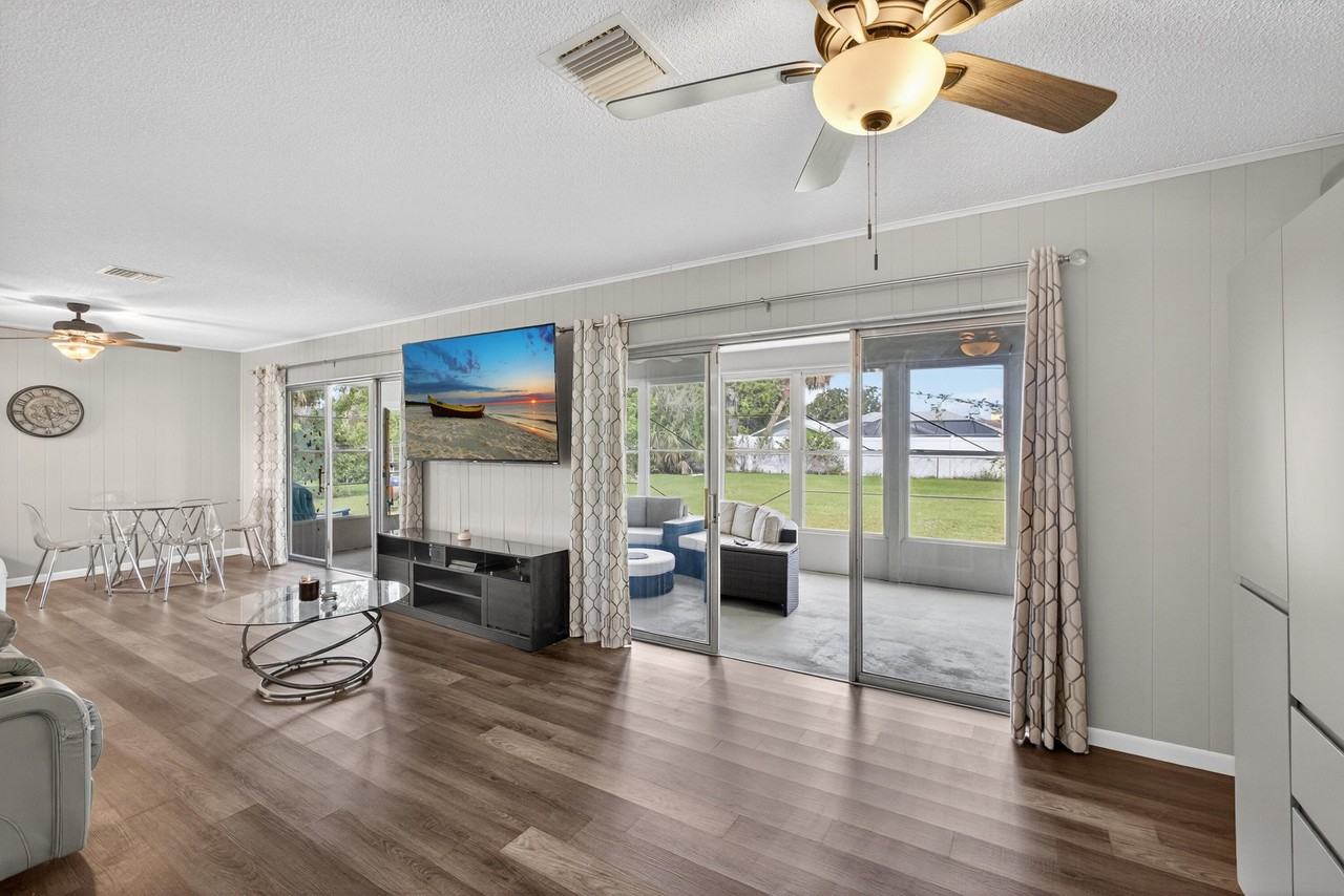 607 Se Forgal St - Photo 4 of 16