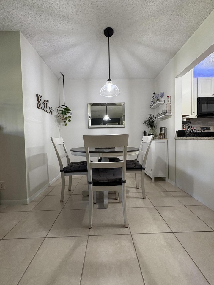 330 Knotty Pine Cir #B2 - Photo 6 of 24