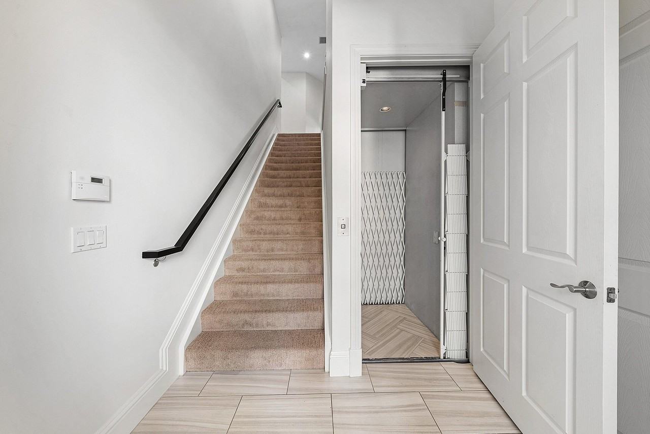 114 Palm Point Cir #C - Photo 6 of 50