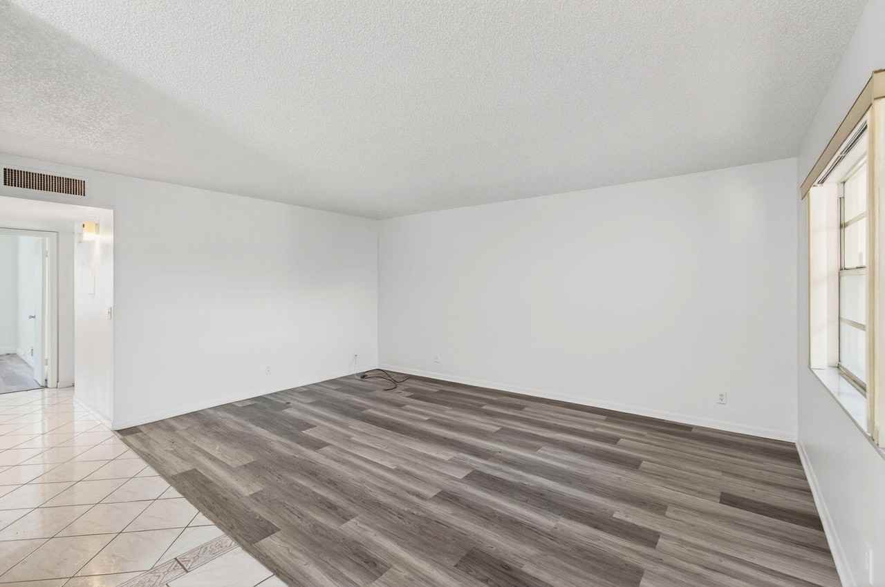 180 Flanders D - Photo 7 of 50