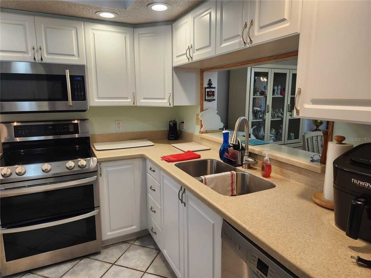 6505 Stone River Rd #304 - Photo 6 of 38