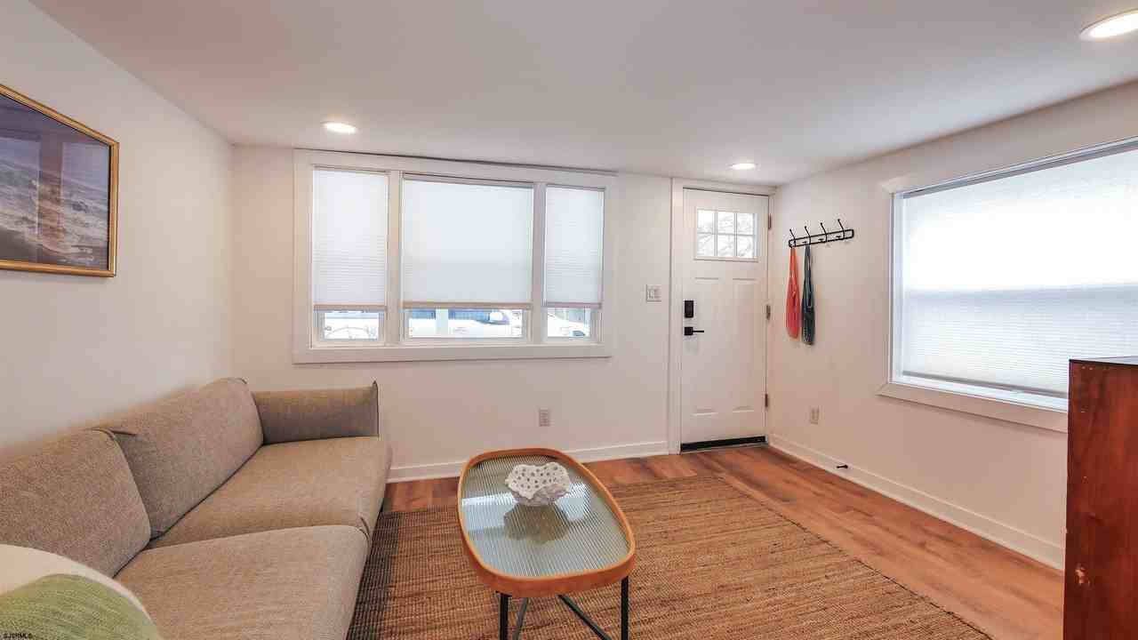 106 N Portland Ave - Photo 3 of 17