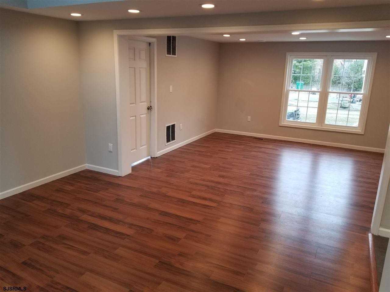 161 E Wyoming Ave - Photo 4 of 18