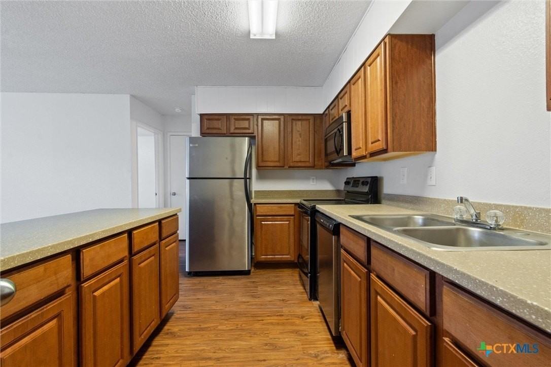 205 Craddock Ave #D7 - Photo 5 of 25