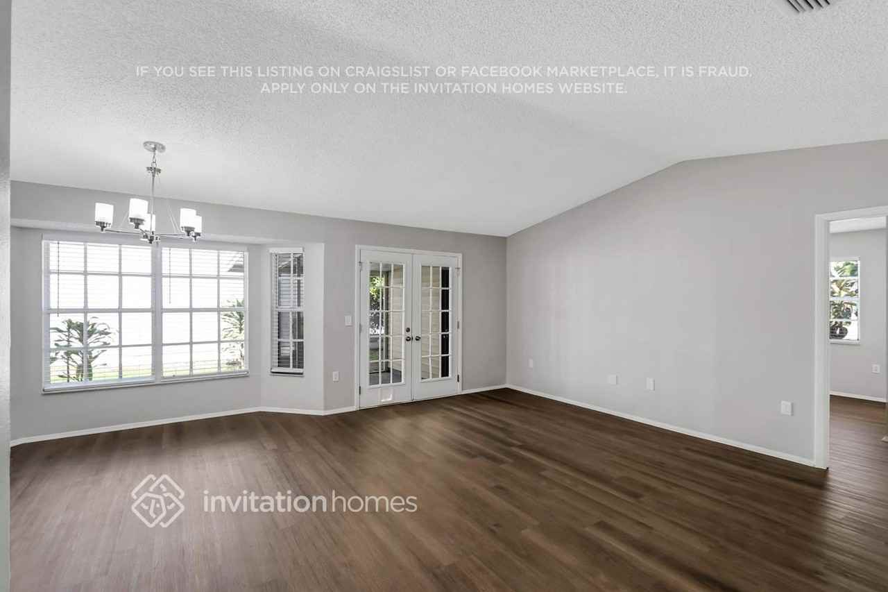 7607 Gulf Court - Photo 5 of 28