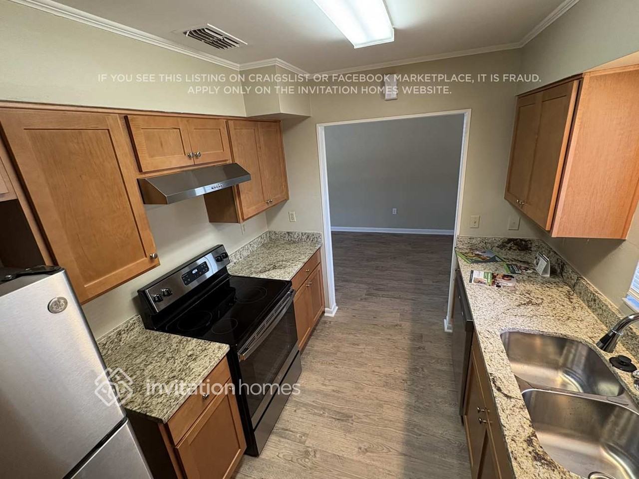 2310 Sandrala Dr - Photo 4 of 13