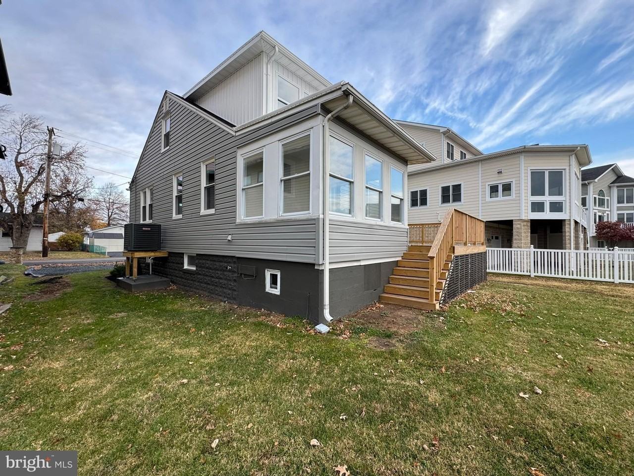 9135 Cuckold Point Road - Photo 4 of 50