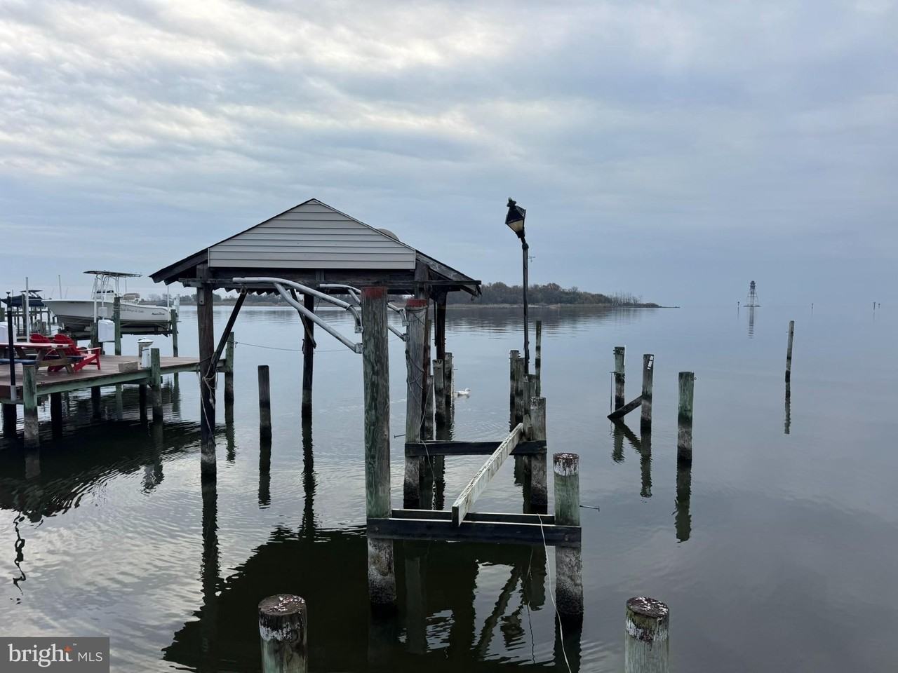 9135 Cuckold Point Road - Photo 6 of 50